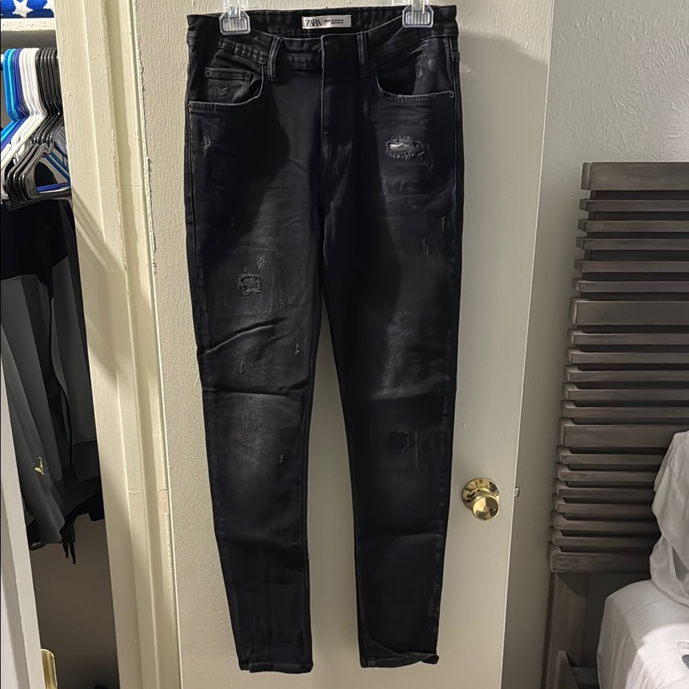 Men's Black Distressed Jeans